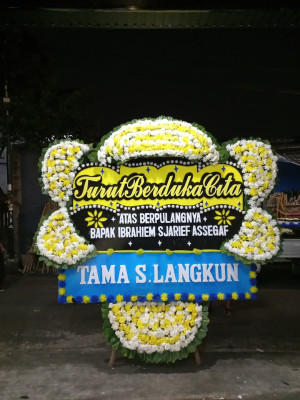 Papan Bunga Duka di Sepaku